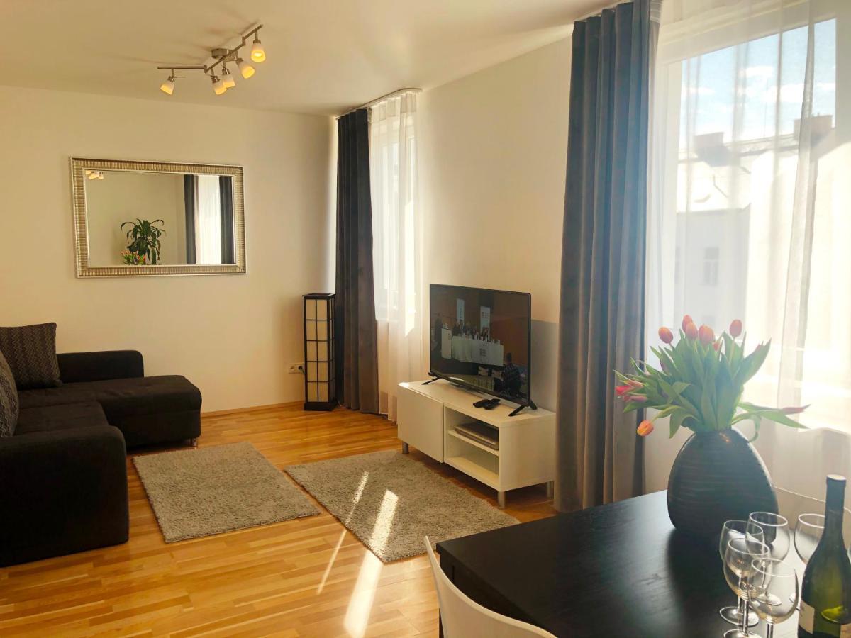 On The Top Apartments براغ المظهر الخارجي الصورة